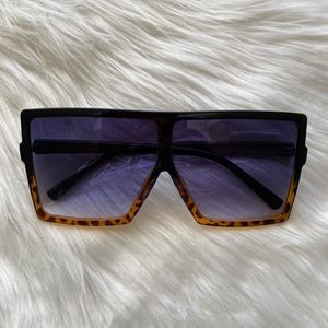 Boutique Black & Tortoise Oversized Square Sunglasses